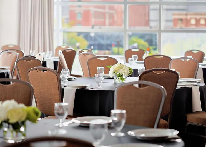 Hampton Mccormick Place Hotel 3*
