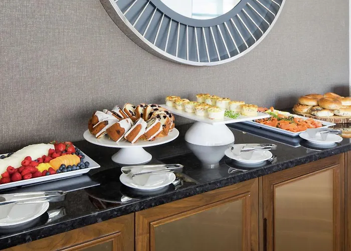 Hampton Mccormick Place Hotel 3*