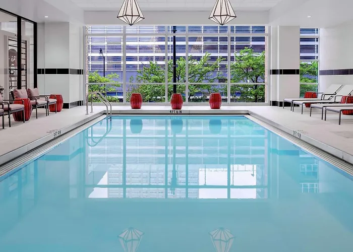Hampton Mccormick Place 3*