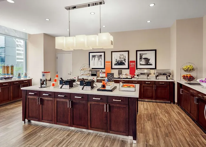 Hotel Hampton Mccormick Place 3*