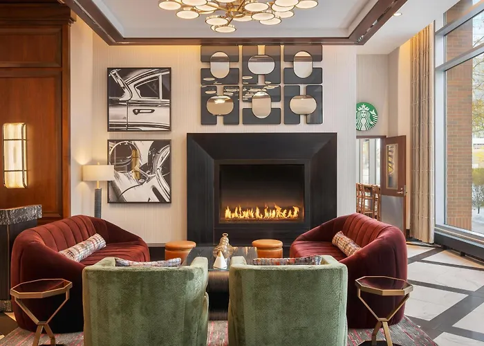 Hampton Mccormick Place Hotel 3*